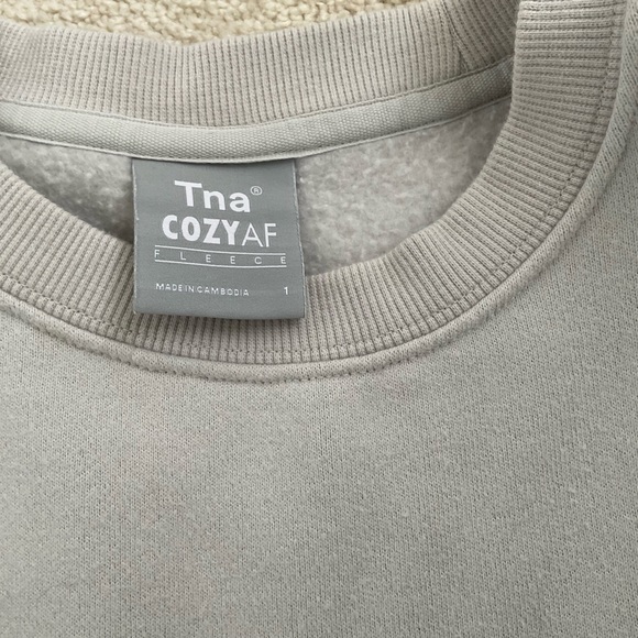 Aritzia cozyAF oversized sweater - Picture 3 of 4